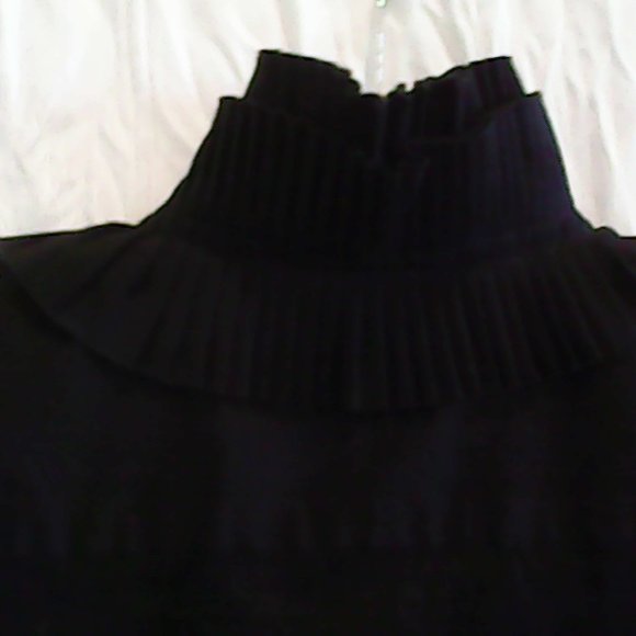 Issac Mizrahi Live Black Blouse NWT - Picture 7 of 7